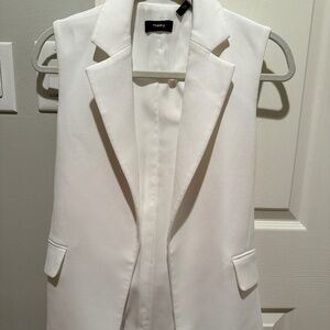 Theory white vest size 4
